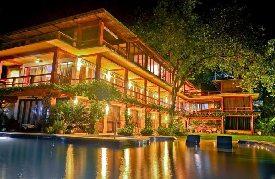 Punta Bulata Driveway, Cauayan, Philippines